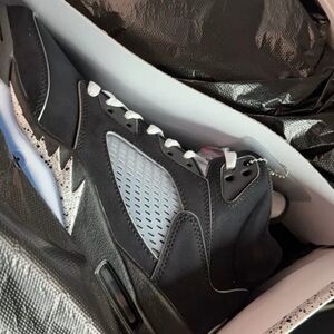 Jordan Reimagined 5’s size 8 Men’s.